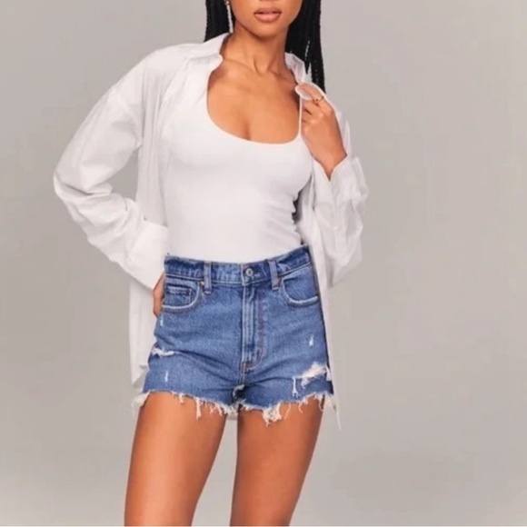 Abercrombie & Fitch High Rise Mom Short - Picture 3 of 4